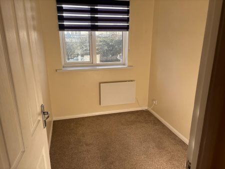 2 bedroom semi-detached house to rent - Photo 2