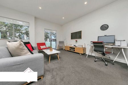 The perfect family home with "No Letting Fee". - Photo 2