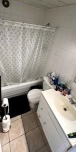 RENOVATED - RÉNOVÉ Petite-Italie / Little Italy - Appartement 3 Chambres au Rez-de-Chaussée à Louer – Jean Talon - La Petite-Patrie - Photo 3