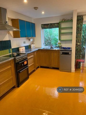 3 bedroom terraced house to rent - Photo 5