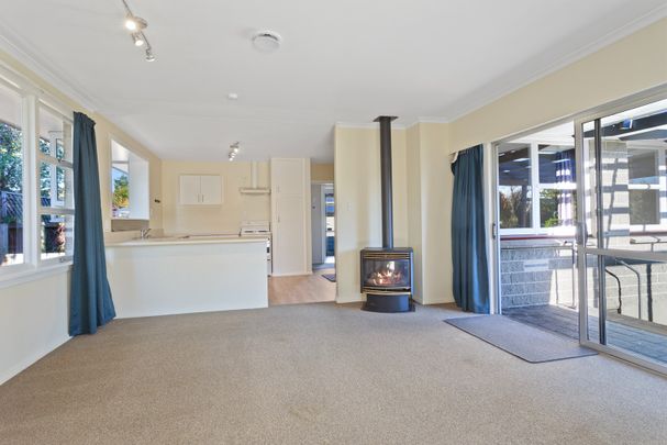 Spacious 5-Bedroom Home in Sockburn - Photo 1
