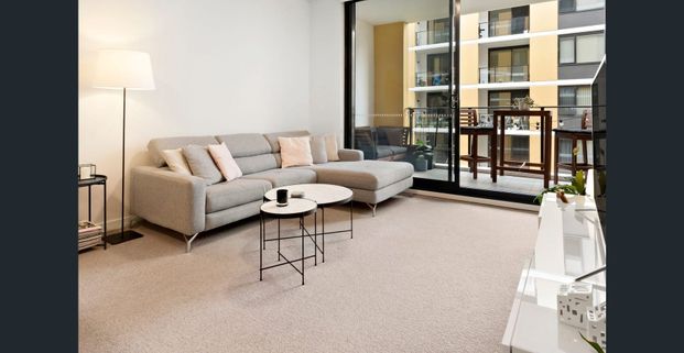 Modern Two-bedroom Apartment in Prime Location! - Photo 1