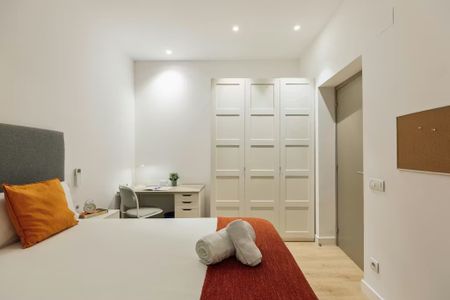 Carrer de Balmes, Barcelona, Catalonia 08007 - Photo 4