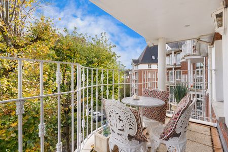 The Sweepstakes, Ballsbridge Park, Merrion Road, Dublin 4, D04 EV67 - Photo 3