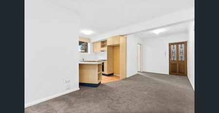 Two Bedroom Apartment In Parkdale - Photo 5