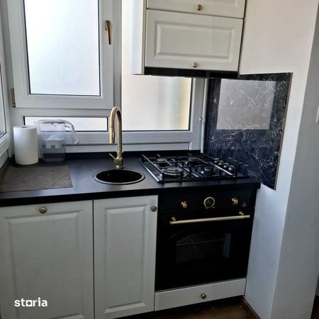Închiriez apartament 3 camere - Photo 5