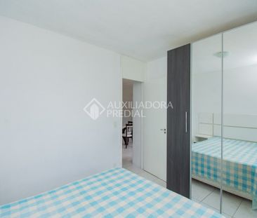 Apartamento com 2 quartos e 44m² para alugar em Mário Quintana, Por... - Foto 2