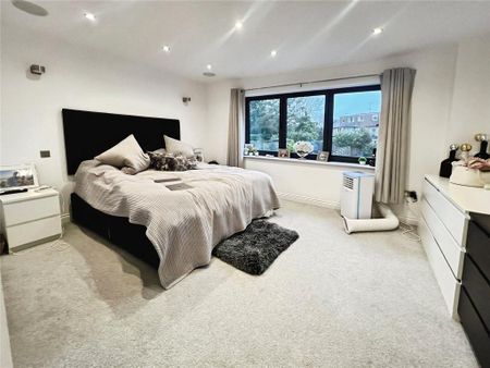 4 bedroom terraced house to rent - Photo 4