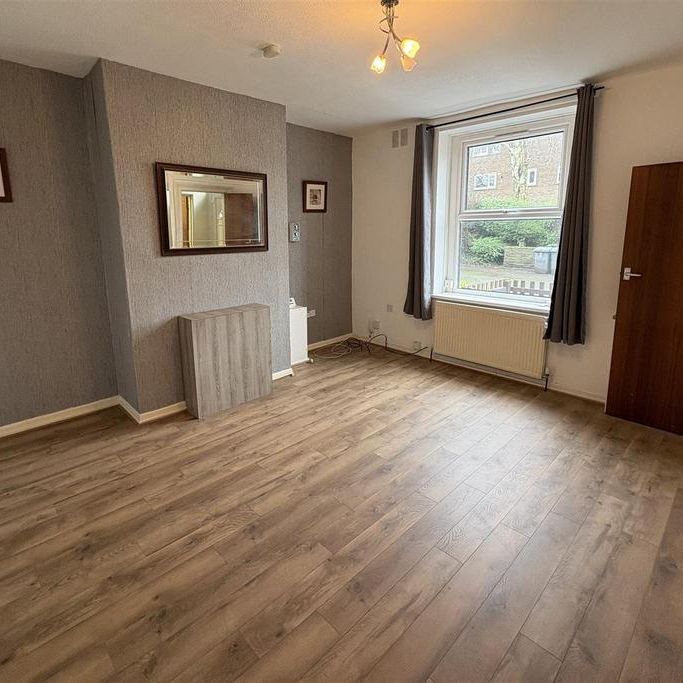 2 bedroom end of terrace house to rent - Photo 1