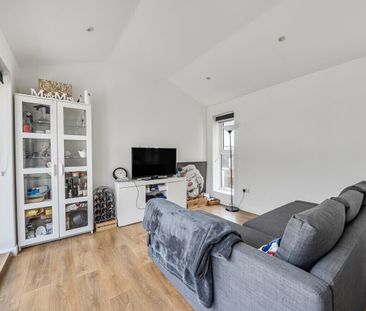 Abbotts Road, Mitcham, CR4 - Photo 3