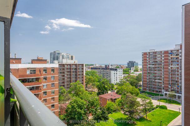 21 Park Street E #1017 - Photo 1