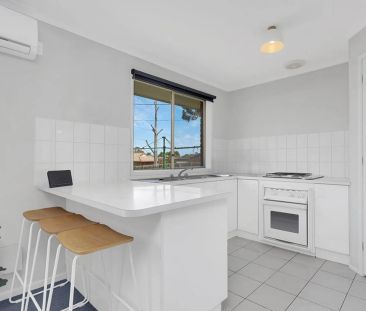 Bright & Spacious Single-Level Home in Prime Mill Park Location - Photo 5