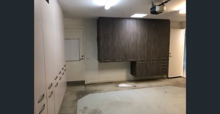 SINGLE STOREY 3 BEROOM FAMILY HOME & DOUBLE GARAGE & SOLAR PANEL SYSTEM & TWO LIVING AREAS & ALFRESCO - Photo 5