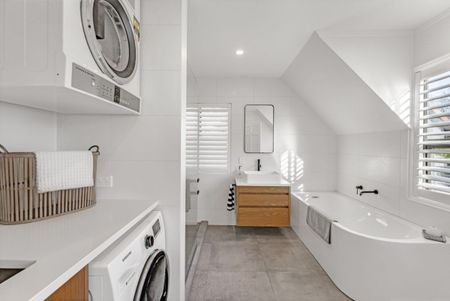 Family Home for Rent – Orakei Basin / Remuera - Photo 2