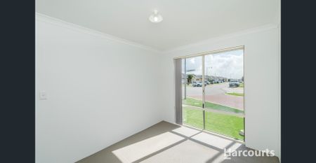 Welcome Home to Comfort and Convenience! - Photo 3