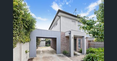 19 Balanada Close, Alfredton, Vic 3350 - Photo 5