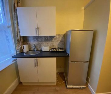 Studio to rent - Photo 6