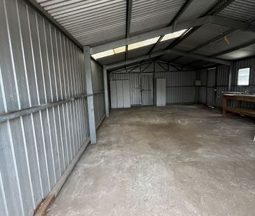 Renovated 3 Bedroom Home - Photo 1