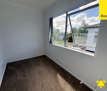 Modern 4-Bed, 2-Bath Family Gem Near Schools & Transport - Photo 5