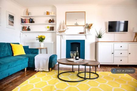 3 bedroom flat to rent - Photo 3