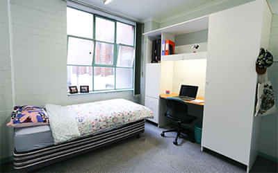 2 Bedroom Apartment - Photo 2