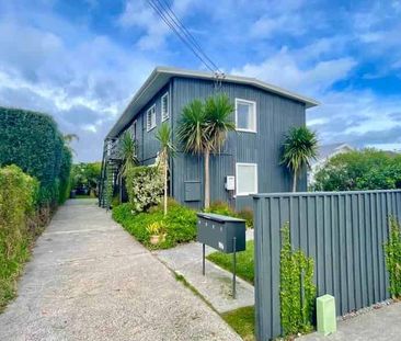 Beautifully presented 1 Bedroom - Photo 5