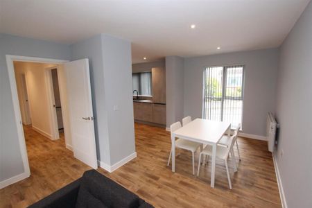 2 bedroom apartment to rent - Photo 2