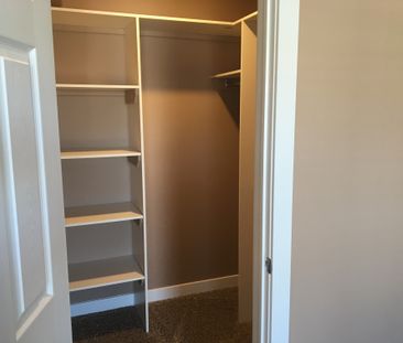 UNIVERSITY PARK ESTATES - Photo 2
