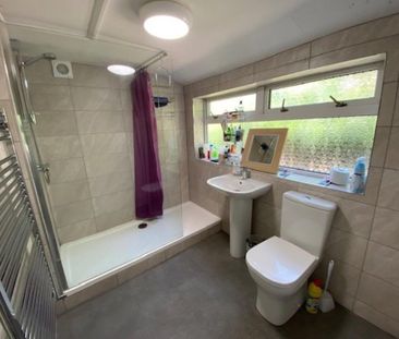 1 bedroom in a house share to rent - Photo 4