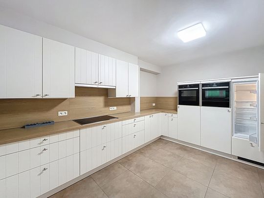 Prachtig appartement met drie slaapkamers in centrum Dilbeek - Photo 1