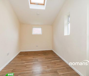 4 bedroom semi-detached house to rent - Photo 4