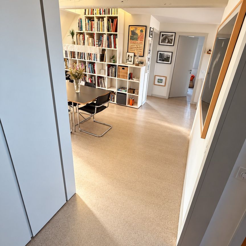 Furnished Penthouse w/ 360 Rooftop in Wiedikon, until April 2027 - Foto 1
