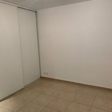 Appartement Nimes avec terrasse " rue Descartes", - Photo 1