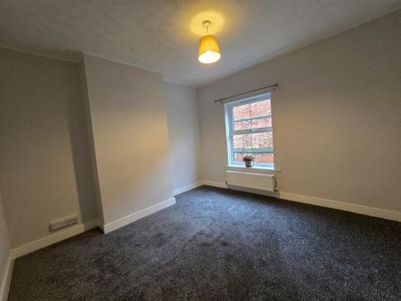 2 bedroom terraced house to rent - Photo 2