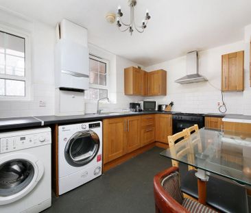 3 bedroom flat to rent - Photo 2