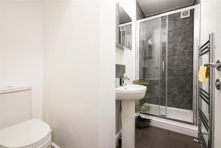 1 bedroom in a house share to rent - Photo 5