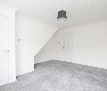 2 bedroom Semi-Detached House to rent - Photo 3