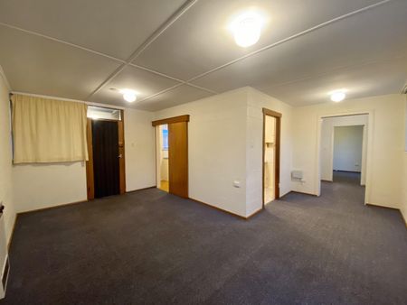 Compact Two Bedroom Unit - Photo 4