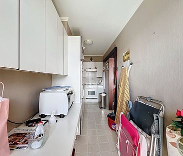 Uitstekend gelegen en verzorgd twee slaapkamer appartement op de Graaf d'Ursellaan, 3e verdiep - Photo 5