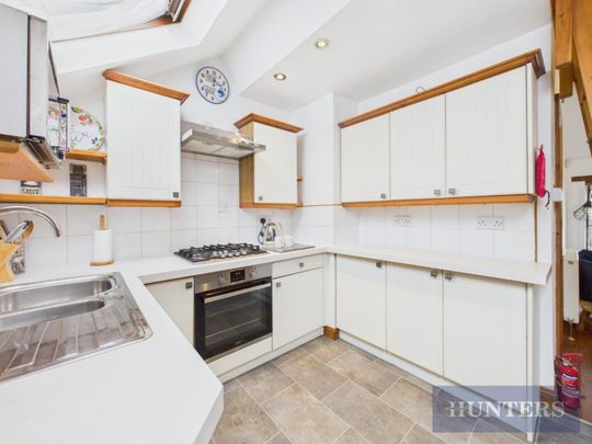 3 bedroom House To Let Total Size: 1018 SQ FT - Photo 1