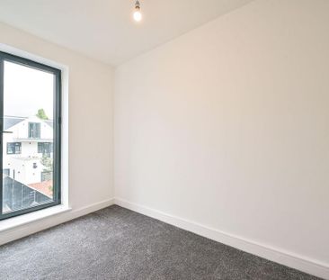 3 bedroom mews to rent - Photo 2