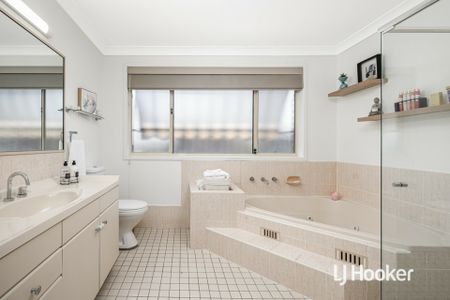 Spacious 4 Bedroom Home - Great Location! - Photo 2