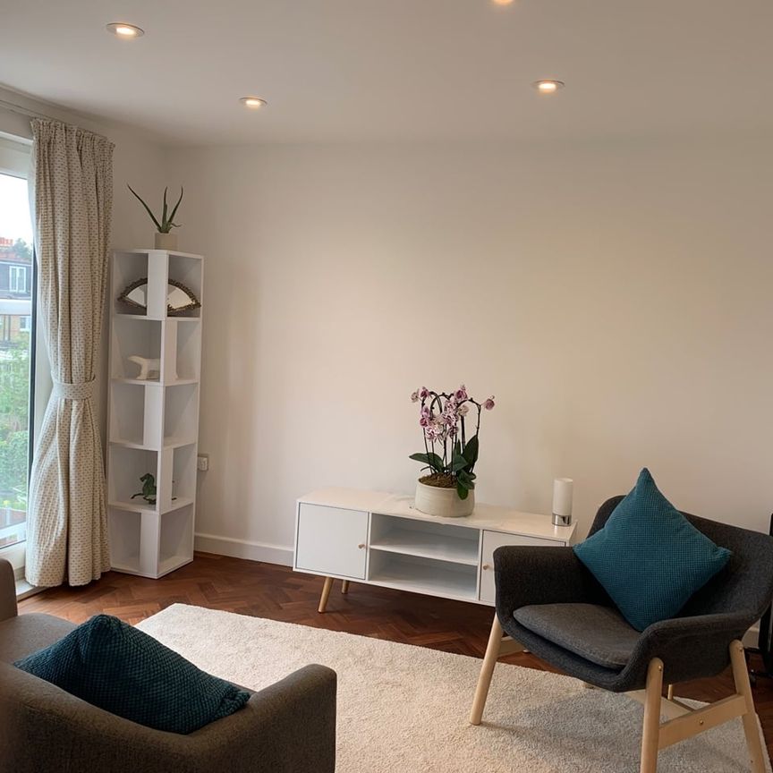 Studio Flat, Melbourne Avenue, N13 - Photo 1