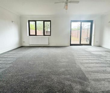 Harlow Road, Rainham, RM13 - Photo 1