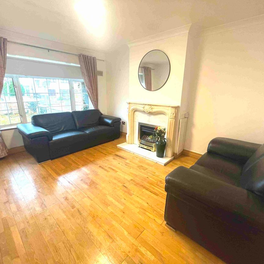 Glenpark Close, Palmerstown, Dublin 20 **6 Month Lease** - Photo 1