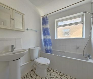 3 bedroom semi-detached house to rent - Photo 6