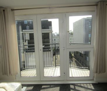 1 bed Studio Apartment - To Let - Photo 4