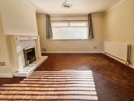 Waterson Road, Chadwell St Mary, RM16 - Photo 2