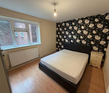 4 Bed Flat, Tristram Close, E17 - Photo 3