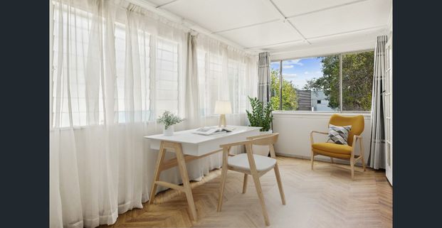 Charming Queenslander in Prime Location! - Photo 1